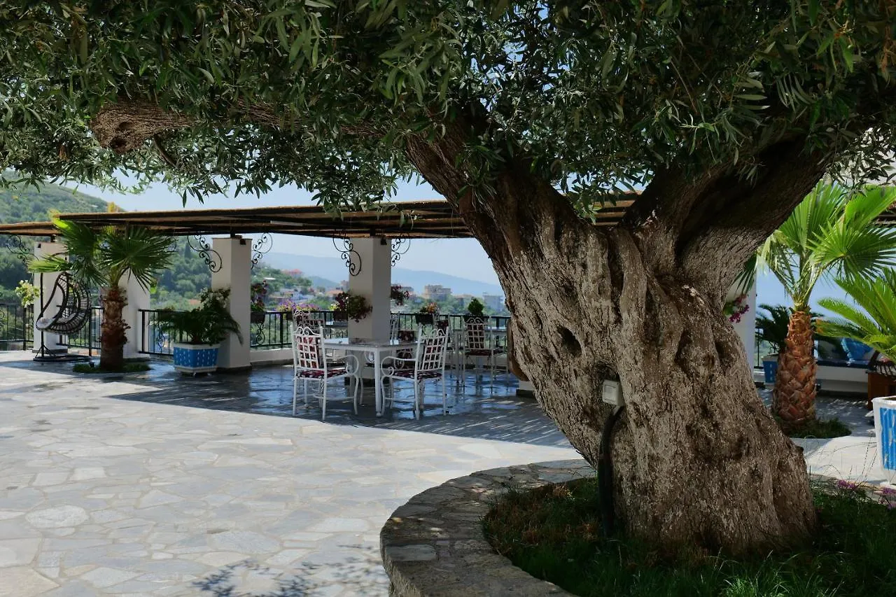 Hotel Panorama Piqeras Bed & Breakfast