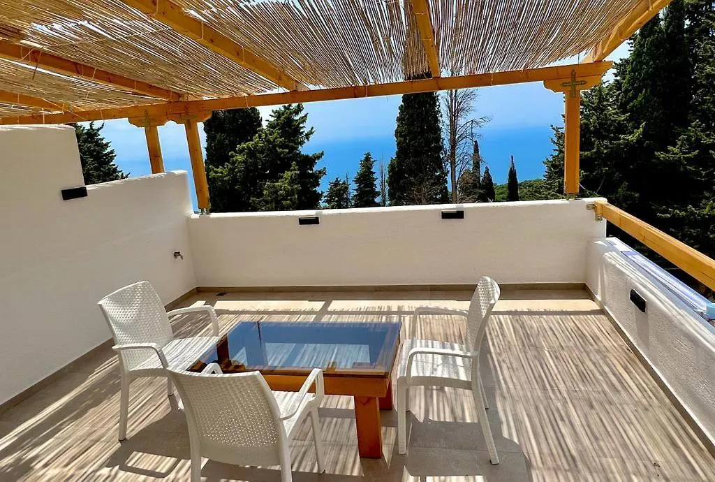 Hotel Panorama Piqeras Bed & Breakfast