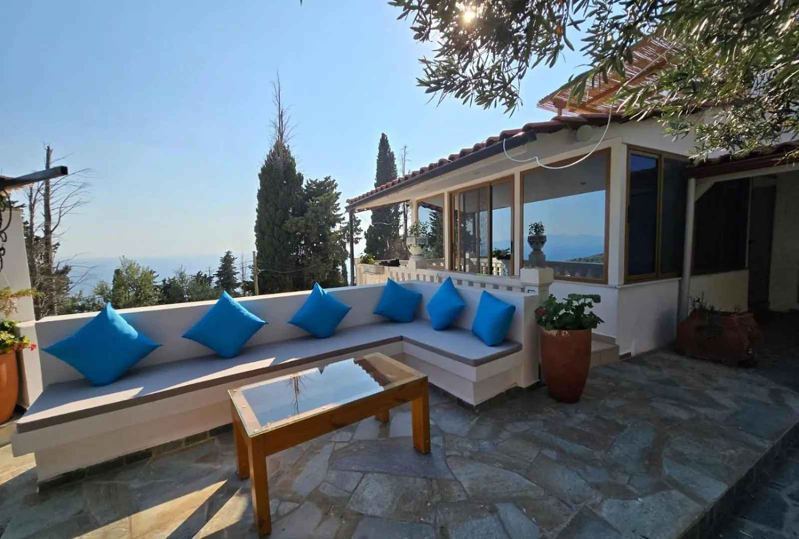 לינה וארוחת בוקר Hotel Panorama Piqeras