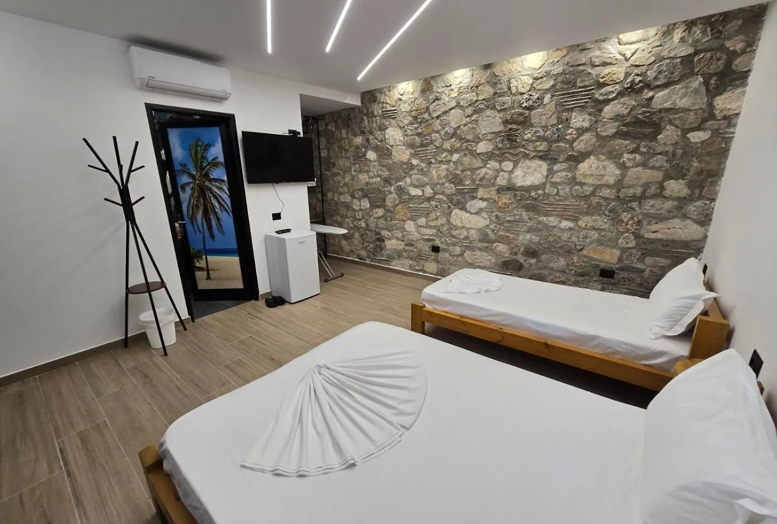 Hotel Panorama Piqeras אלבניה